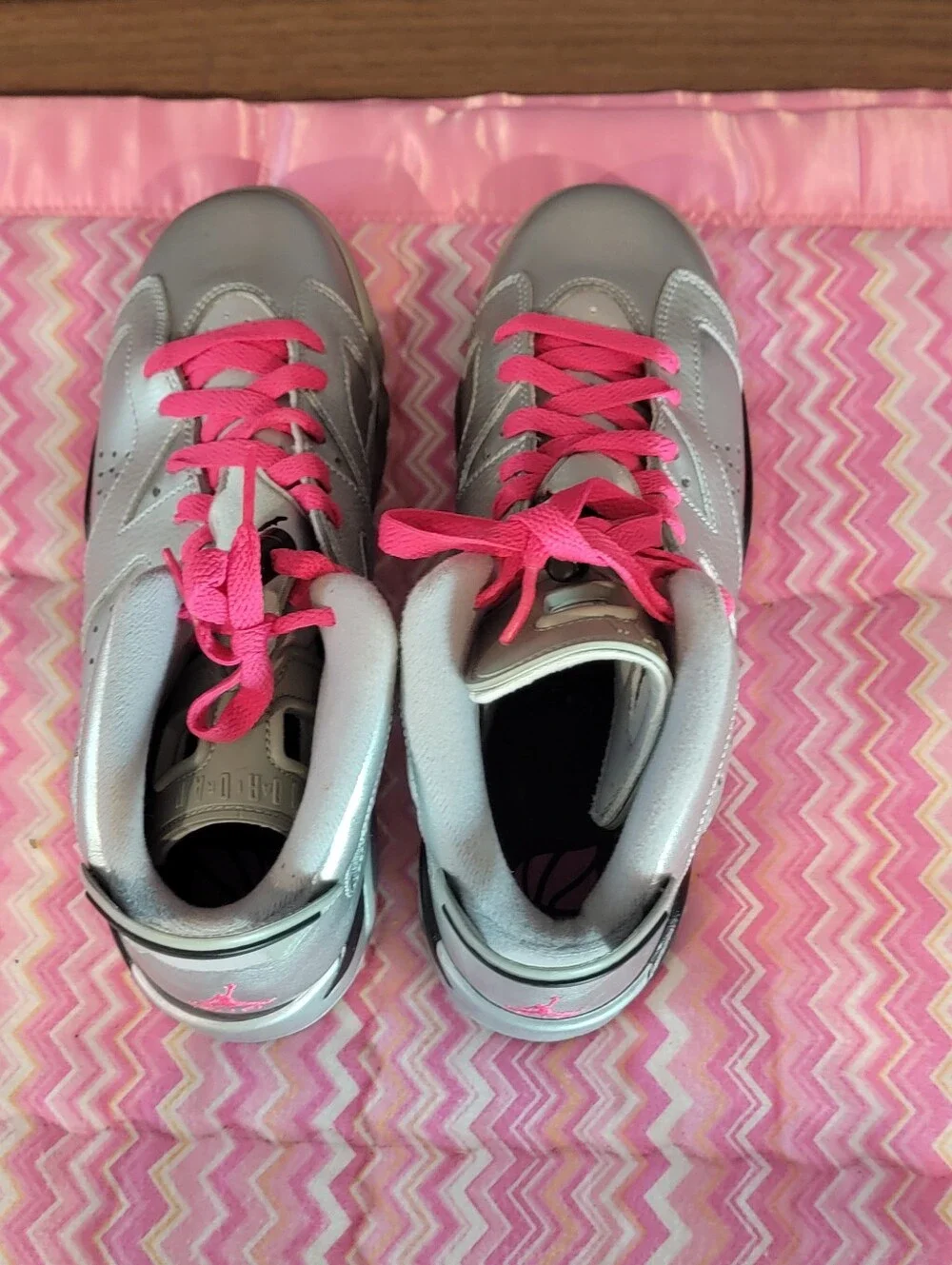Air Jordan 6 Retro GS Valentine's Day 2014 Metallic Silver Pink Size 7Y